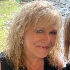 Meet your Posher, Libby